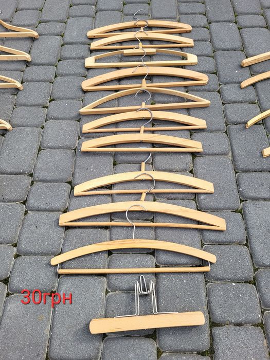Вішаки дерев'яні