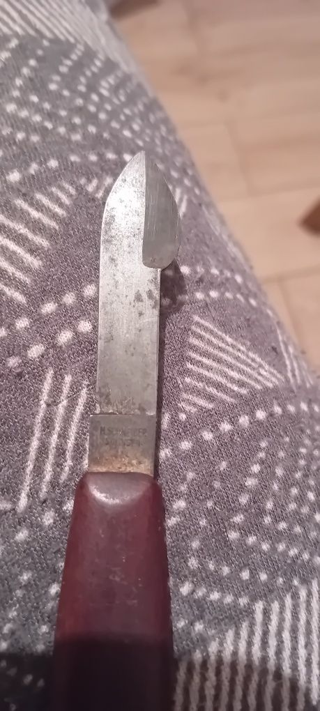 Nożyk z rączką z bakelitu ,kolekcje Solingen