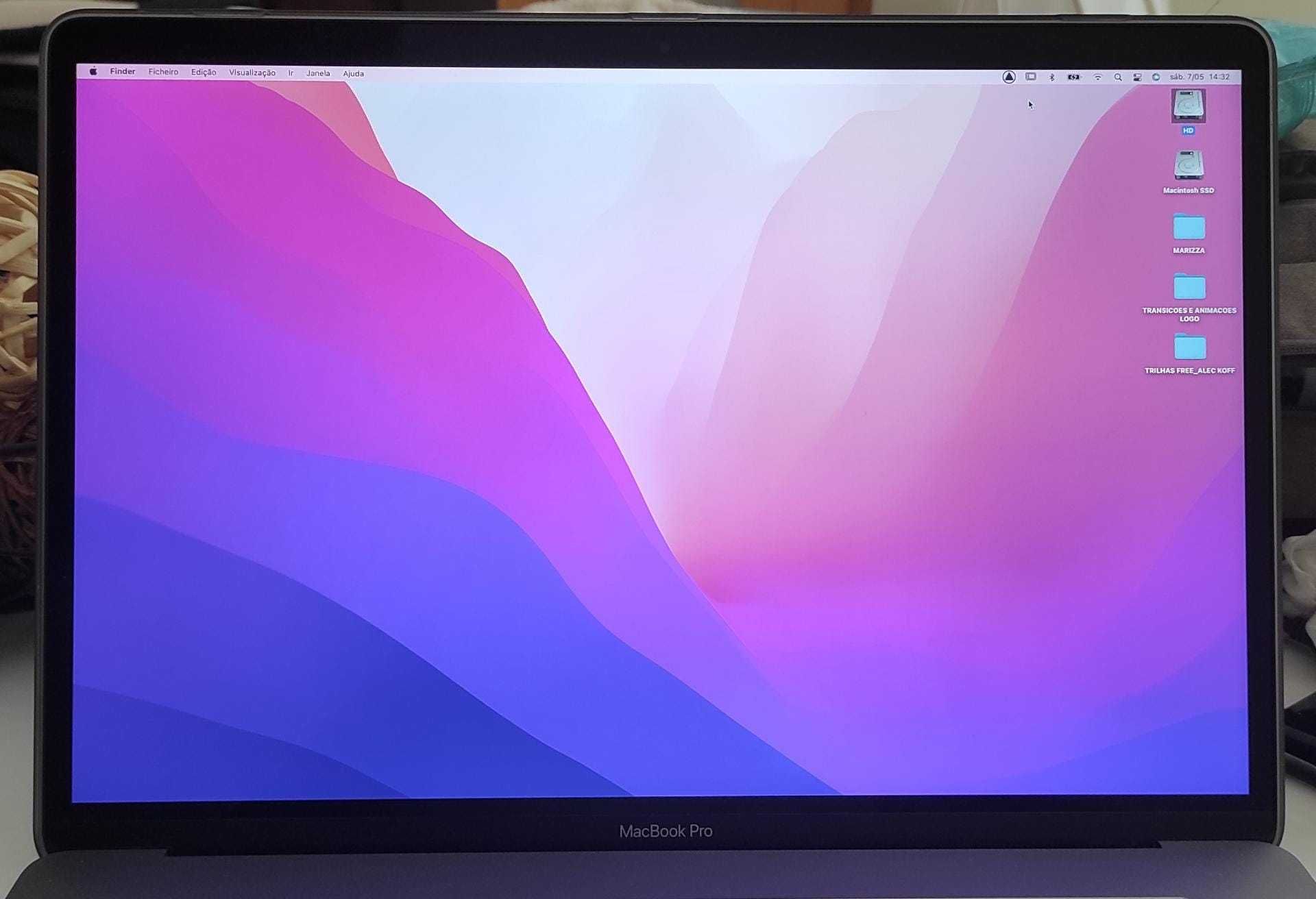Macbook pro 15" (2019) 2.3 GHz Intel Core i9 500gb SSD + capa cinzenta