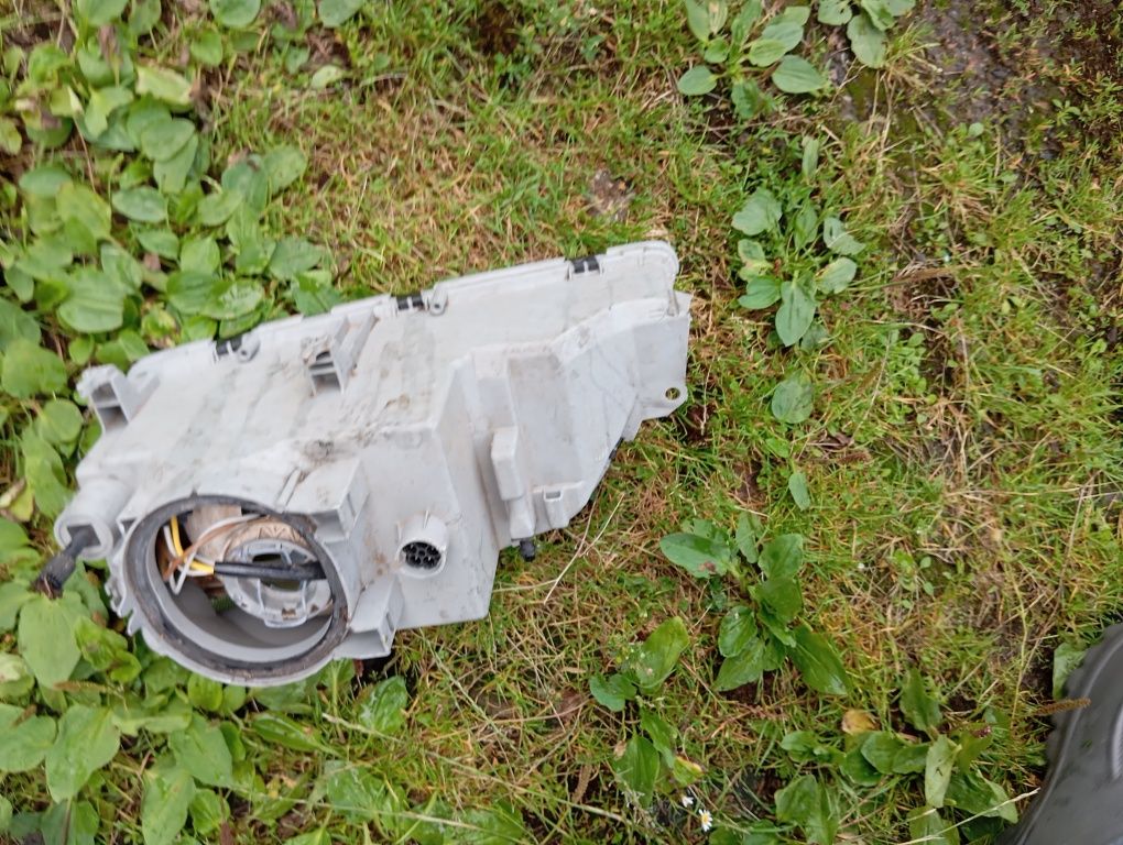 Lampa reflektor prawy przód Opel Omega A I 1 Europa