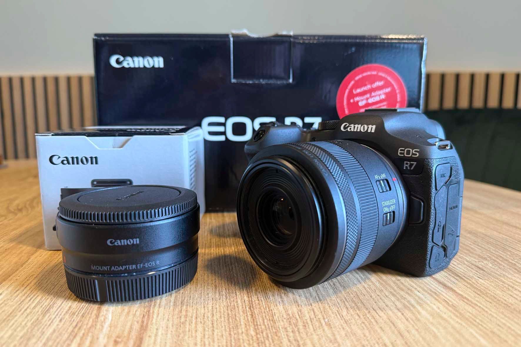 Canon EOS R7 (somente corpo)