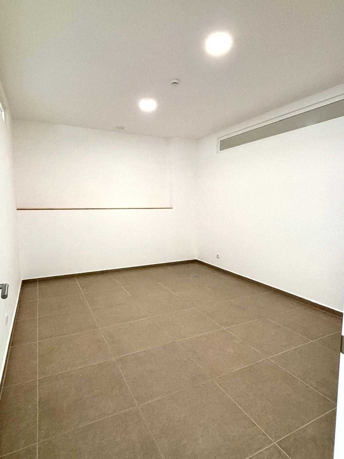 Loja com 5 Gabinetes | 188m² | Pronta a Usar – Loulé