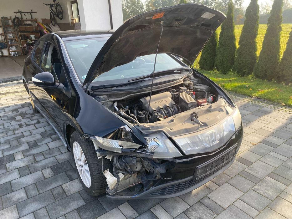 Honda civic ufo uszkodzona