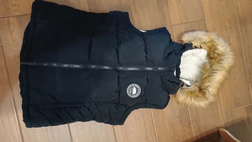 Продам жилетку,розмір М