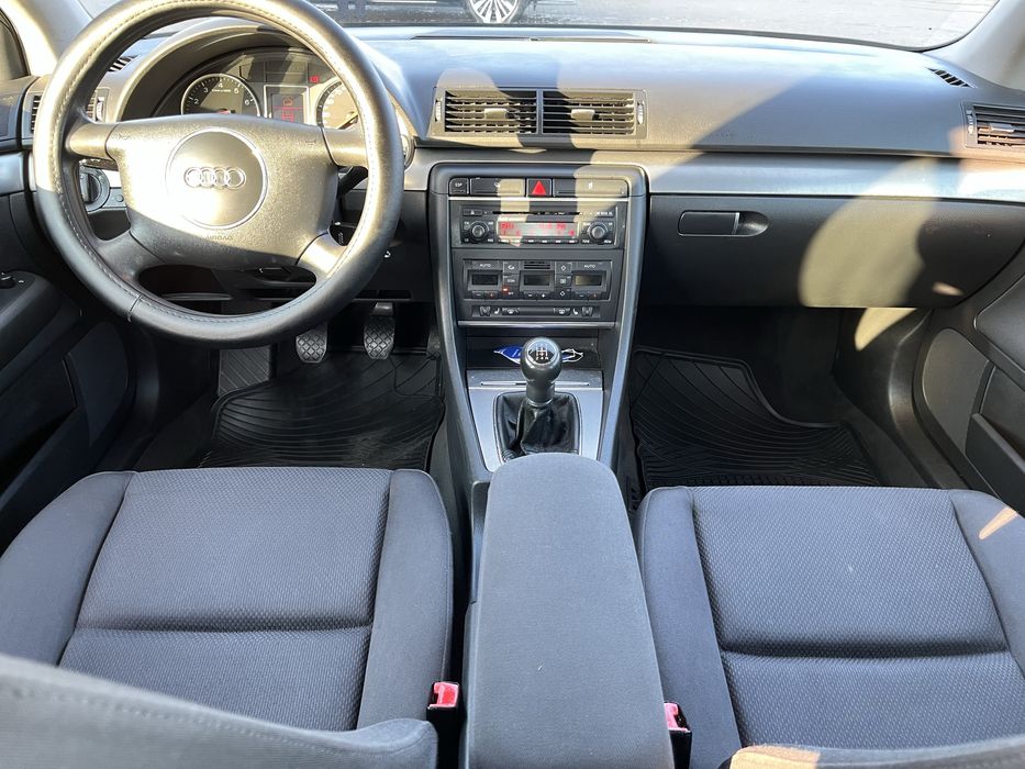 Audi A4 1.6 бензин