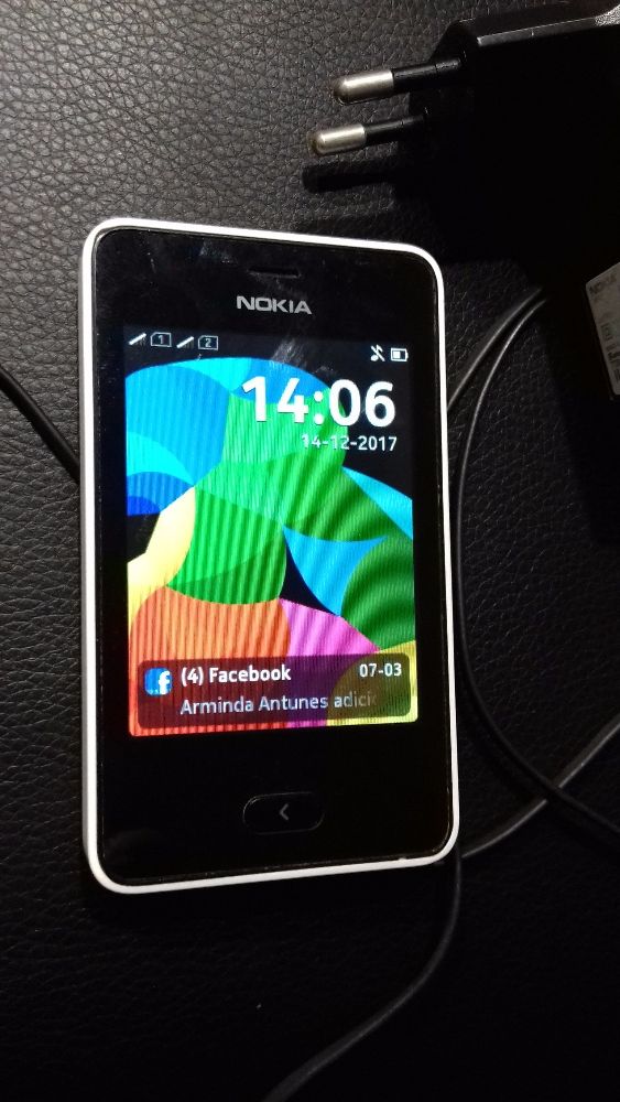 Nokia com carregador