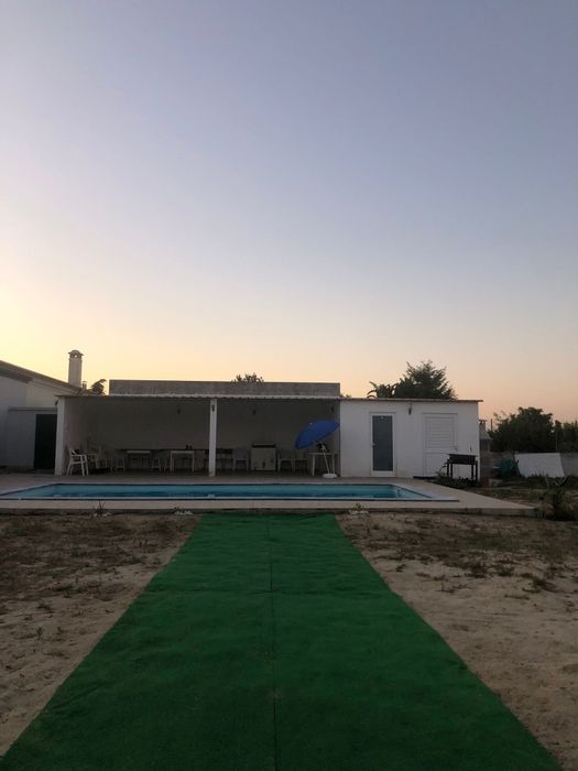 Aluga-se quinta para eventos com piscina