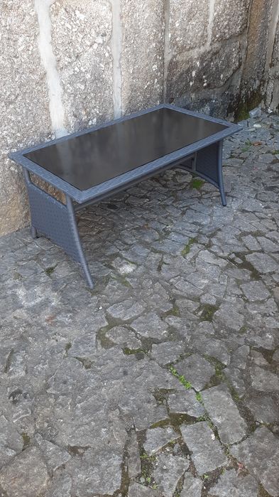 Mesinha em palhinha