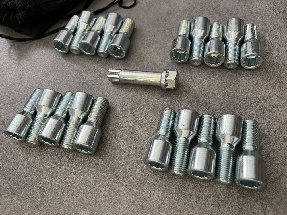 NOWE sruby do kół M14x1.5 Japan Racing + klucz