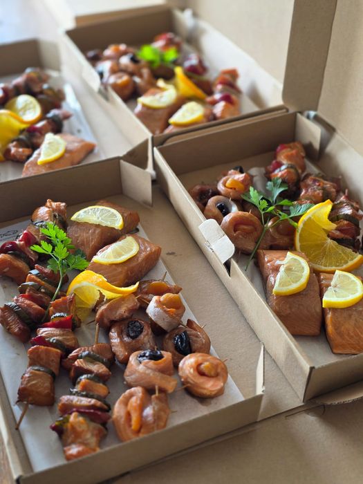 Łosoś, ryby wędzone tradycyjnie.