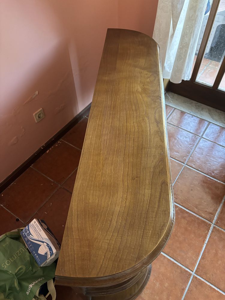 Sapateira de madeira