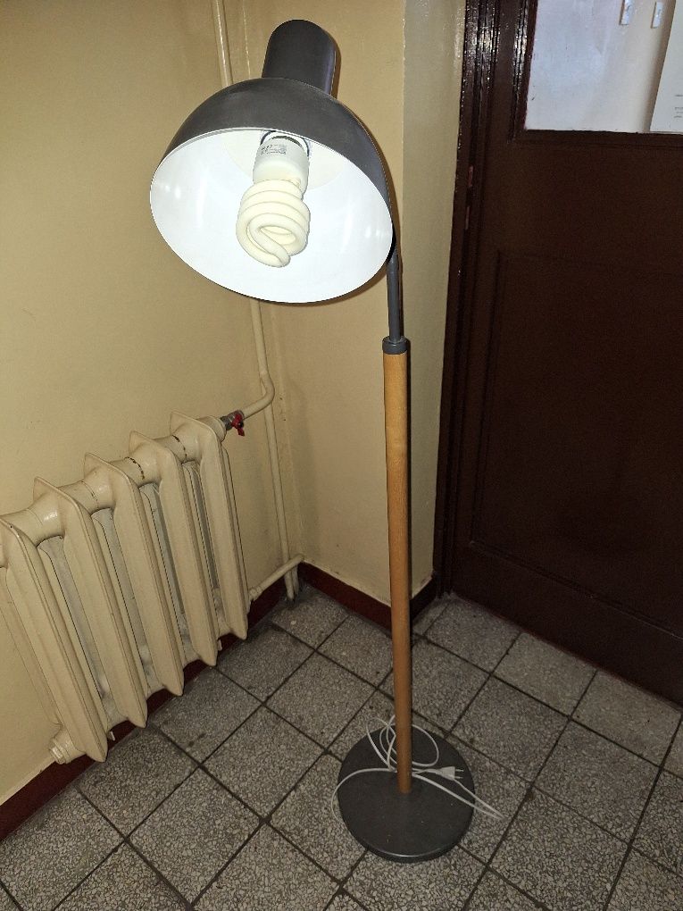 Lampa stojąca pokojowa