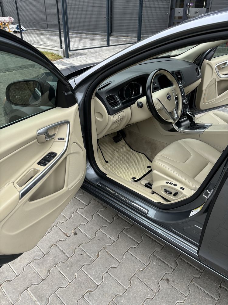 Volvo S60 (2015р)