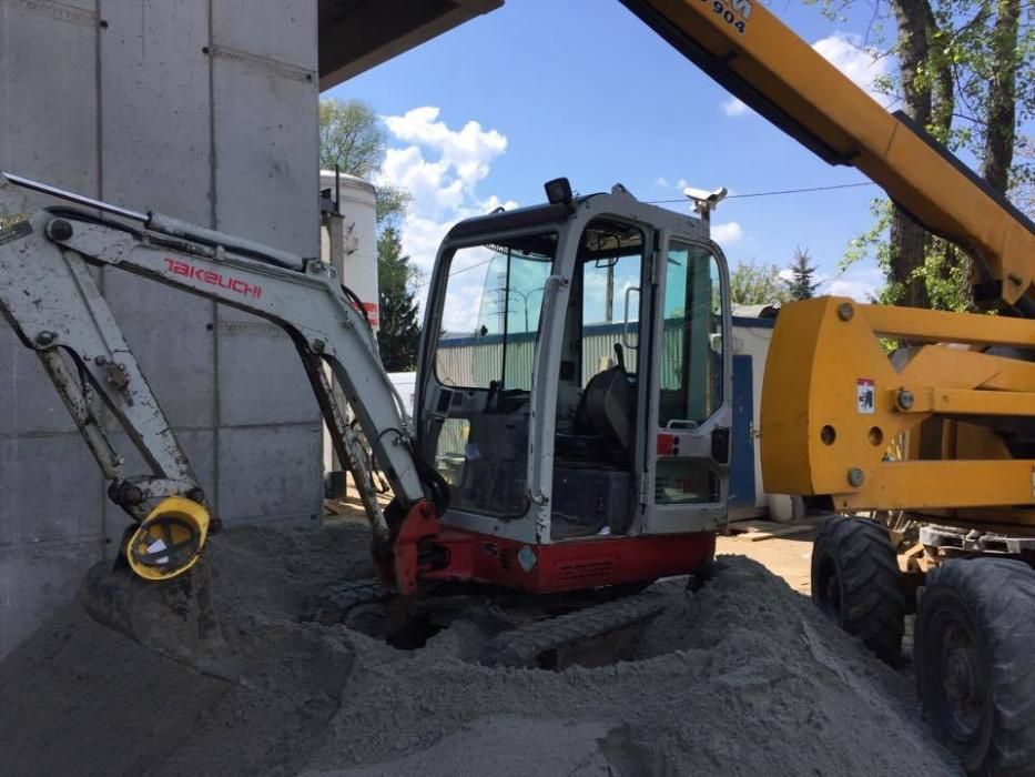 Minikoparka usługi wynajem Kraków Skawina wywrotka transport wiertnica