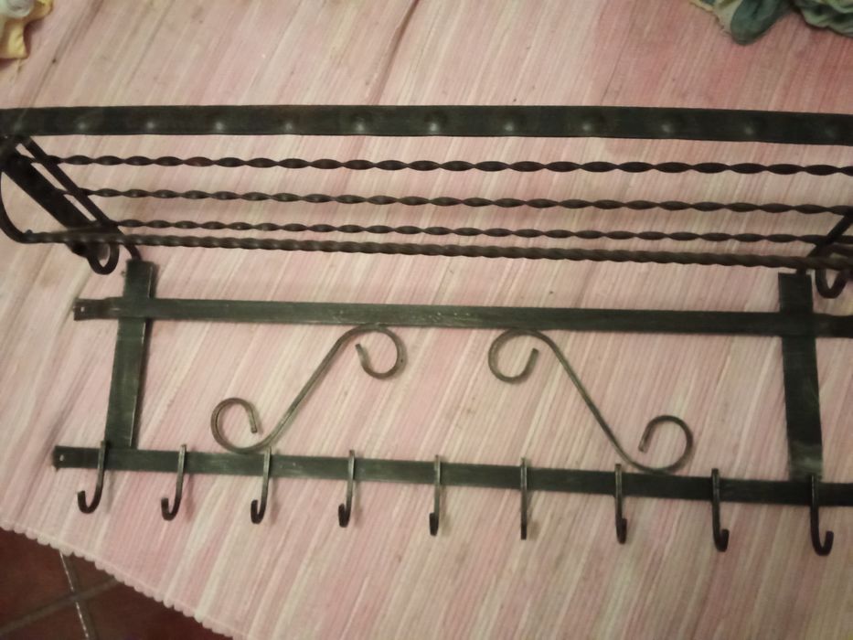 Cabide antigo. Ferro