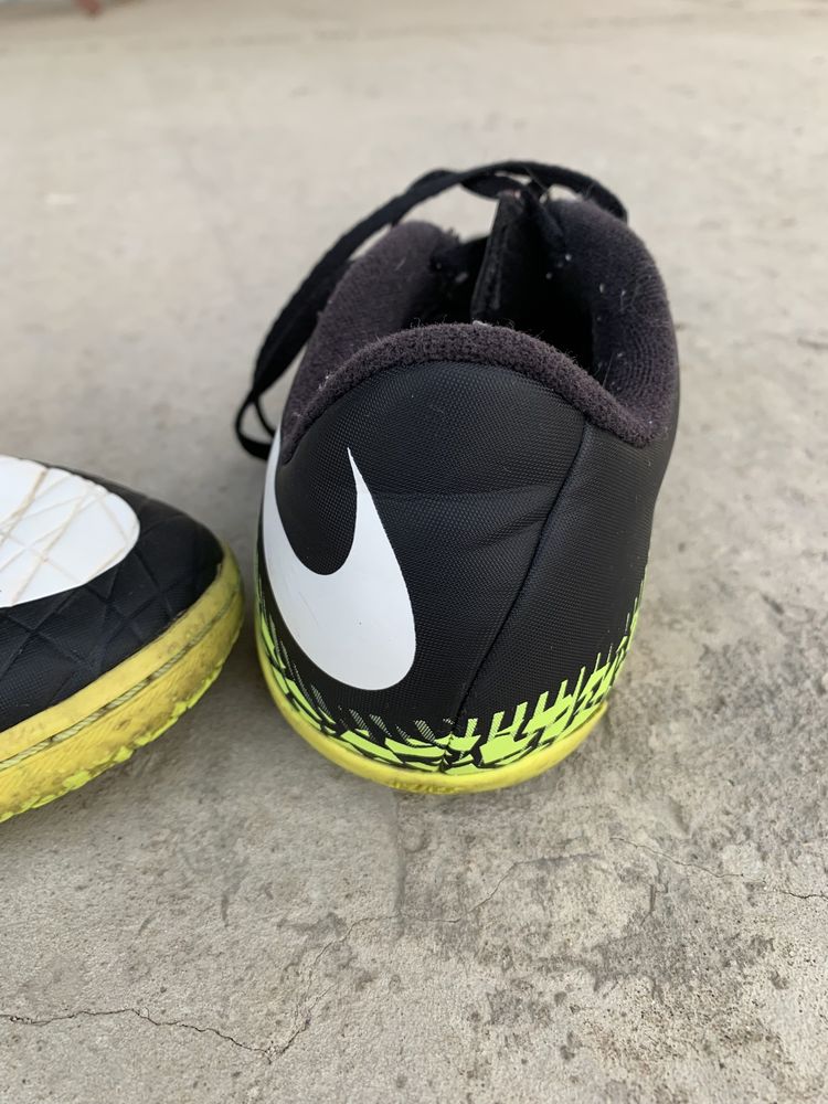 Футзалки Nike
