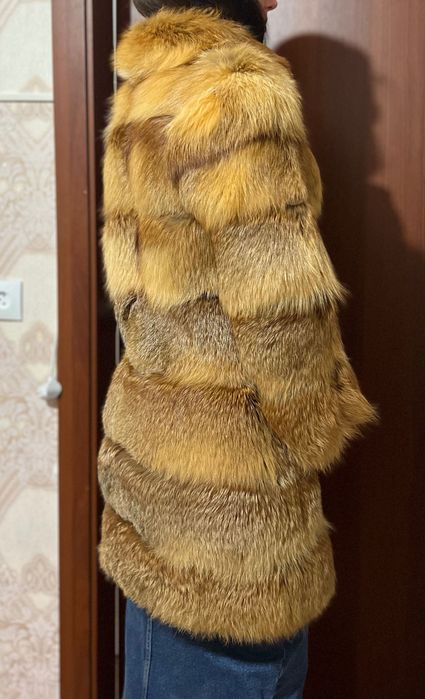 Шуба натуральна з хутра лисиці