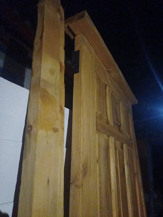 Двері дубові стан ідеальний 90*190розмір 2500грн