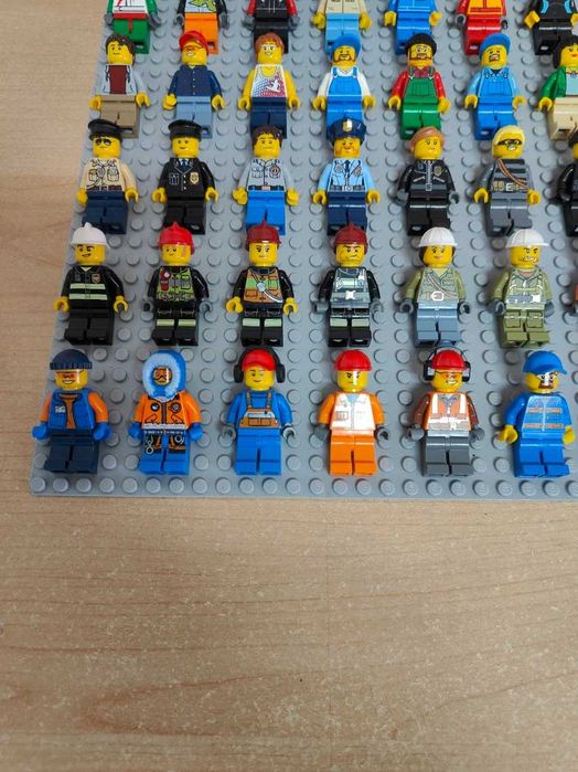 Vendo Lote Minifiguras Lego de varios temas a 1€ cada