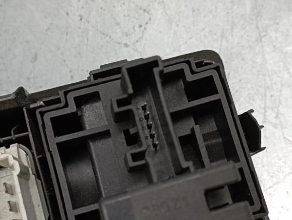 Botão / interruptor de luzes RENAULT Clio III (BR0/1, CR0/1)