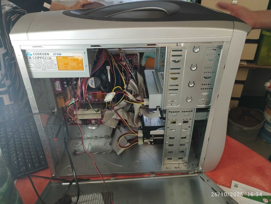 Torre e colunas para computador