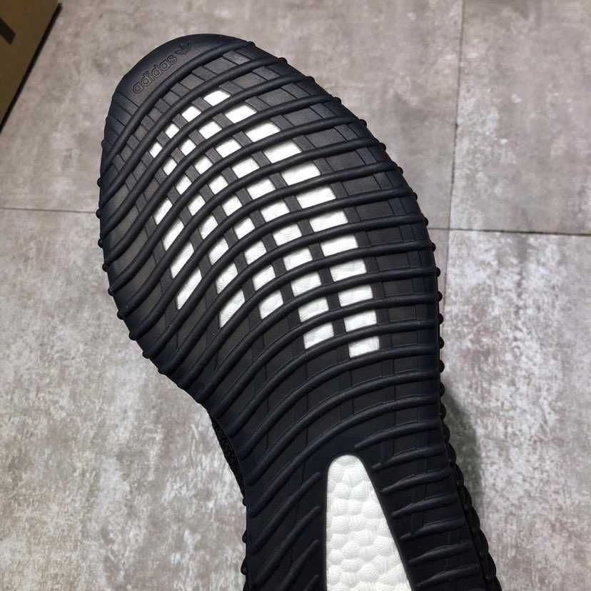buty Espadryle adidasYeezy Boost350V2 czarny Espadryle R.44