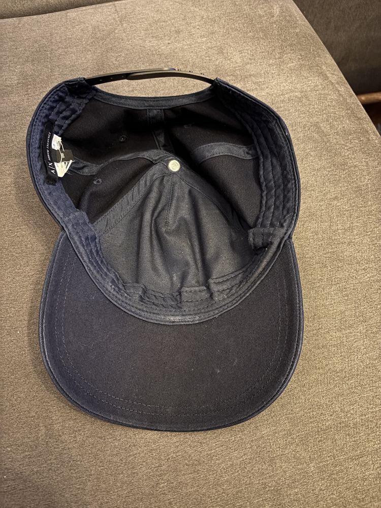 Czapka z dadzkiem Armani Exchange