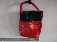 Japońska czerwona torebka mała do ręki