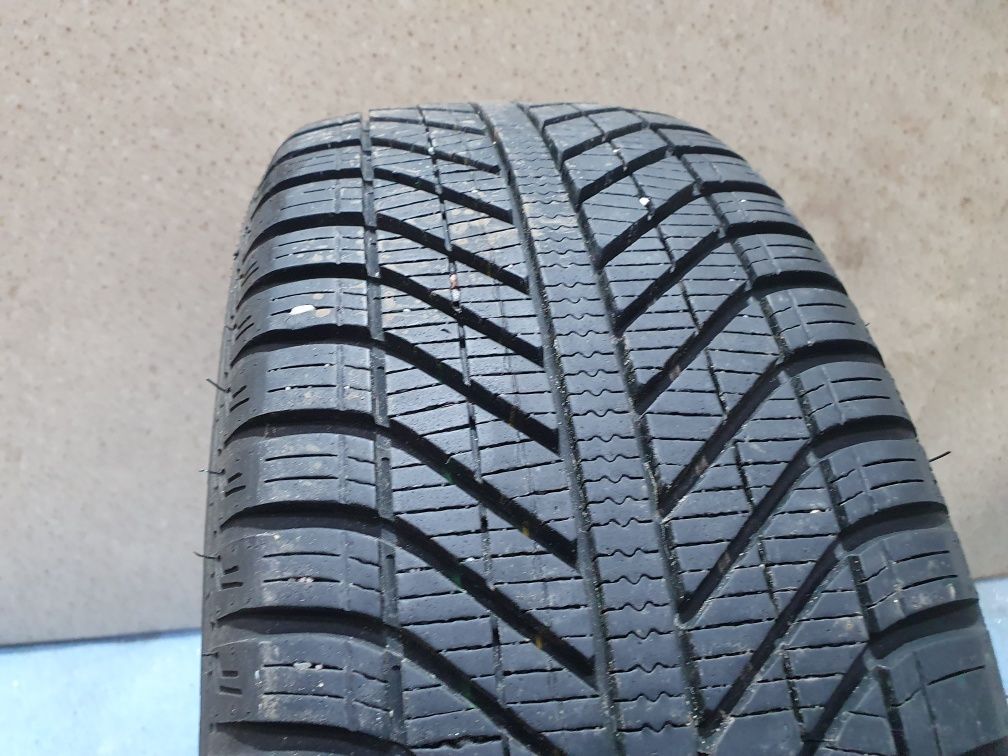 Goodyear Vector 4Seasons 205/55R16