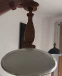 Lampa drewniana z białym szkłem