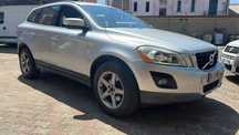 Volvo XC60 2.4d 4x4  Posiadam inne  auta  z  włoch  całe  i uszkodzone