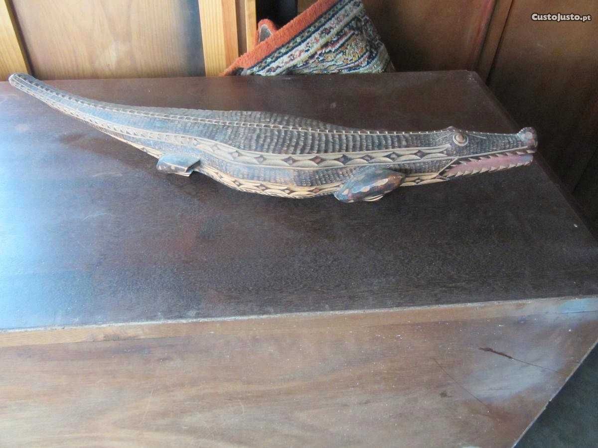 Escultura Crocodilo em Madeira Lourenço Marques 1965