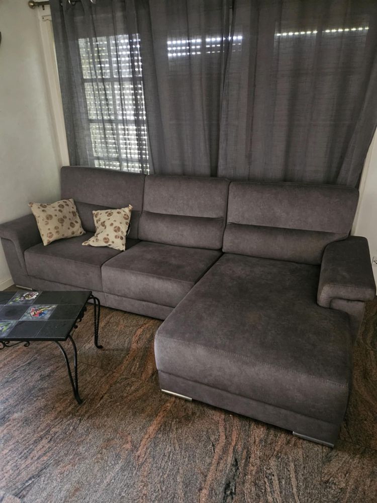 Vendo mesa de ping pong sofas nunca usados
