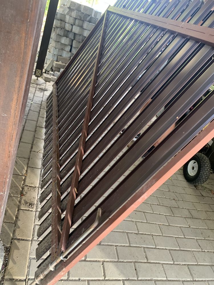 Brama z bramka  wyskolowc ~140 + przeslo braz metalowe