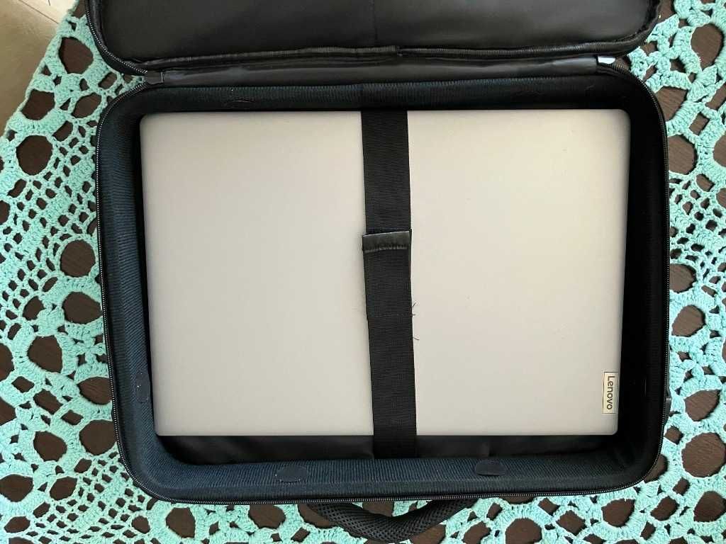 Laptop Lenovo Ideapad 3 - 17,3" i3 8GB 512GB SSD Win11 Pro + torba