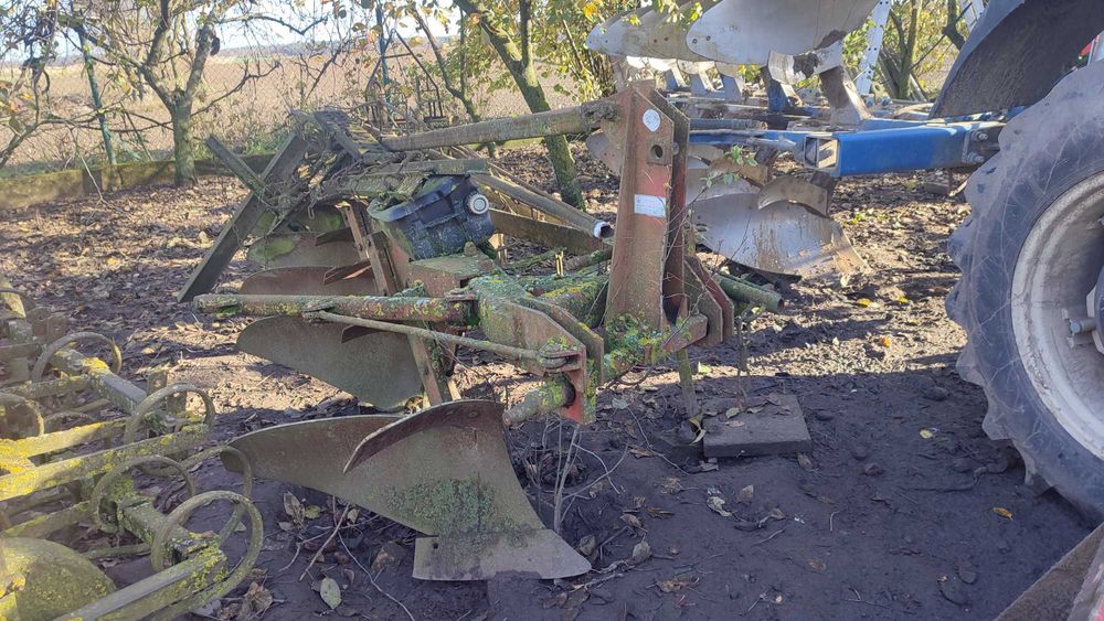 Pług TUR 4+1  Unia Grudziądz zagonowy 5-skibowy