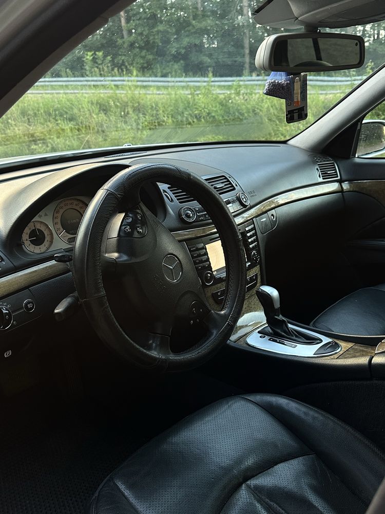 Mercedes-Benz E-Class W211 Universal 3.2 CDI
