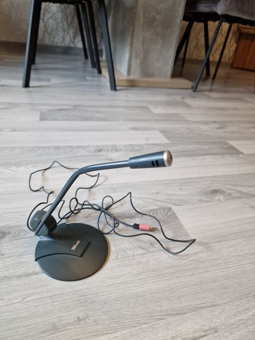 Mikrofon stojący trust