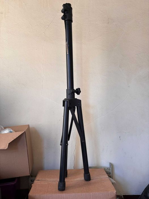 Tripé p/ coluna de som