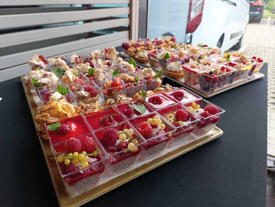 Catering świąteczny / Pierogi / uszka / krokiety / mięsa pieczyste