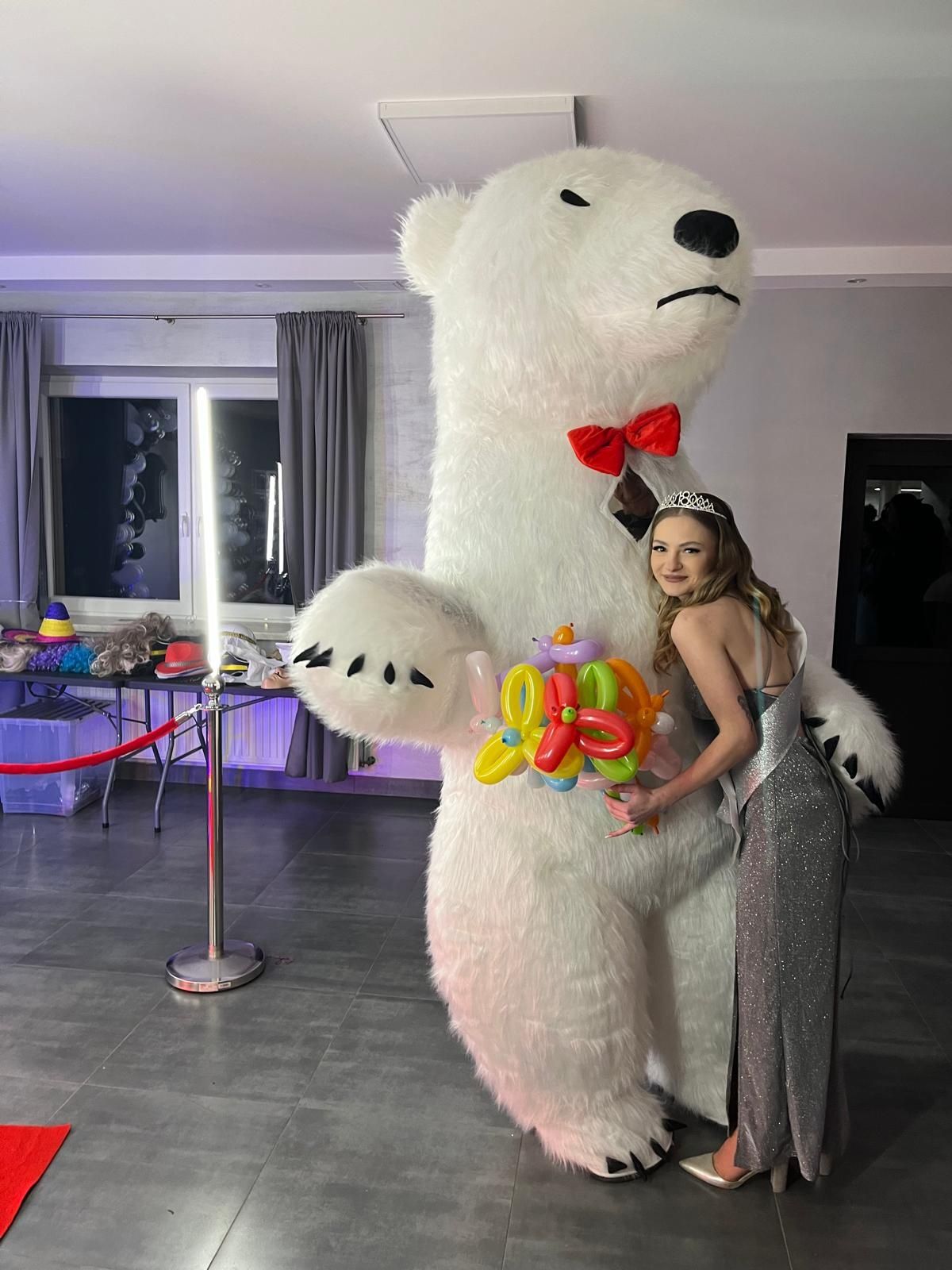 Fotobudka 360 Biały Miś  Żywa Maskotka GUN Co2 Miś na urodziny TANCERZ