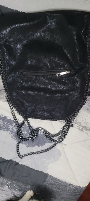 Carteira preta espaçosa