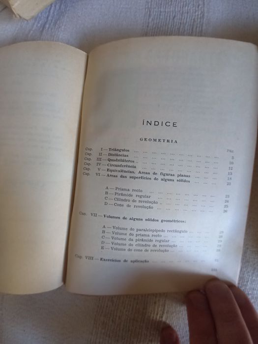 Exercícios e Problemas Resolvidos de Aritmética e Geometria