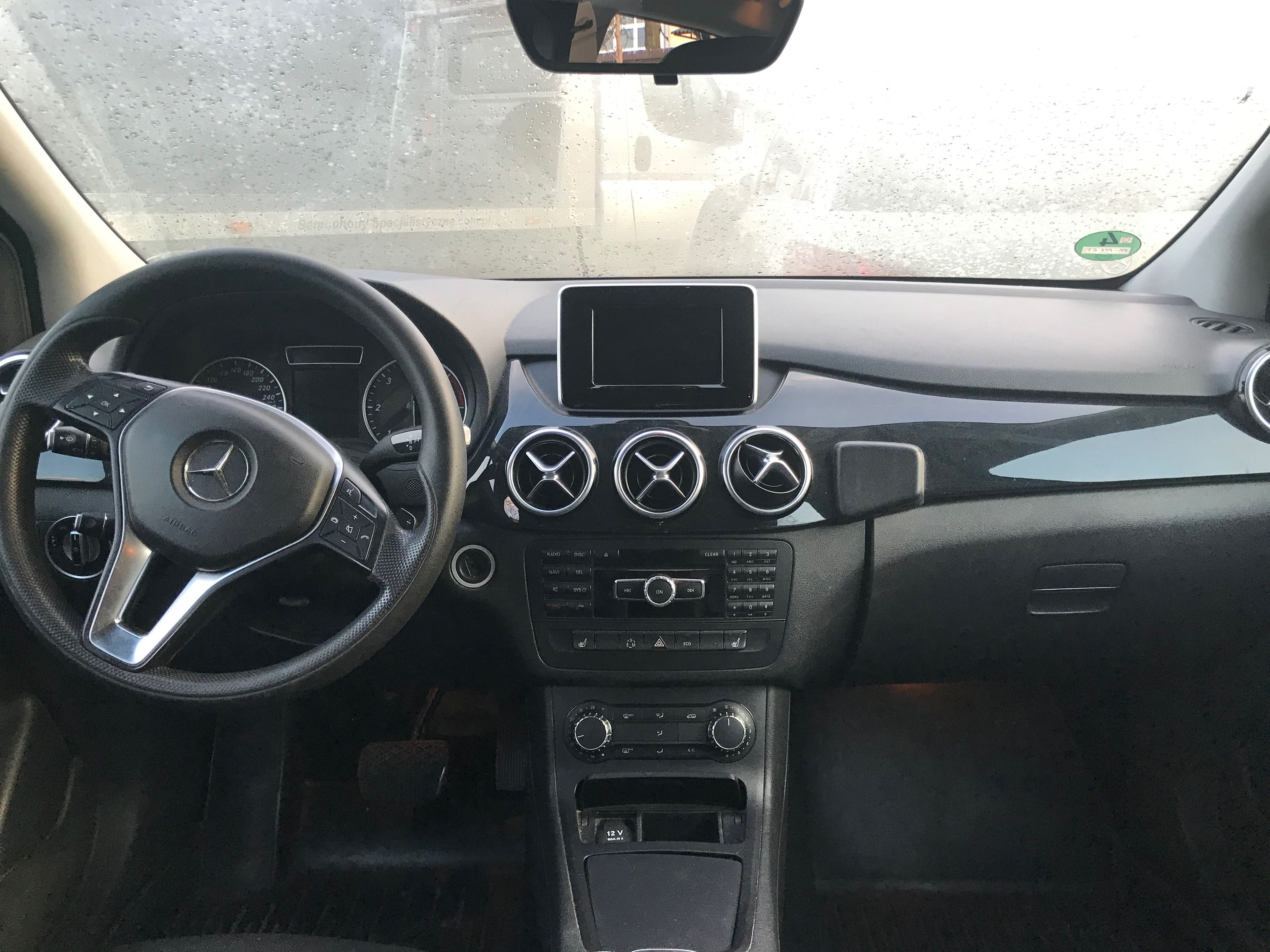 Mercedes B klasa W246 DESKA konsola pulpit + PODUSZKA ORYGINALNA ŁADNA