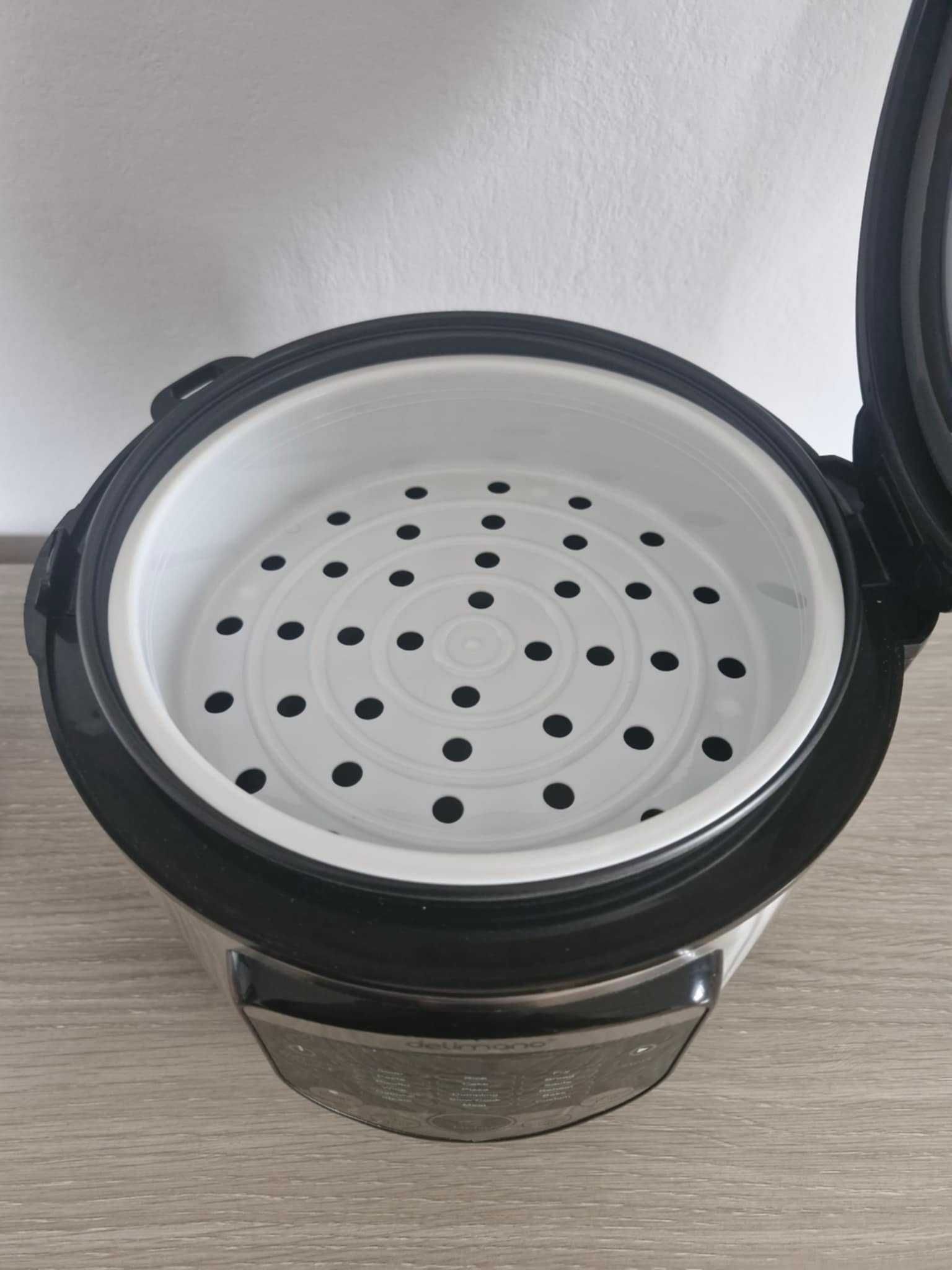 Multicooker Delimano o mocy 700 W, pojemność 5 l - stan idealny.