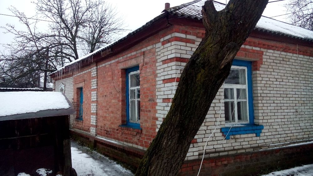 Продається пів будинку р-н "Новолозовка"