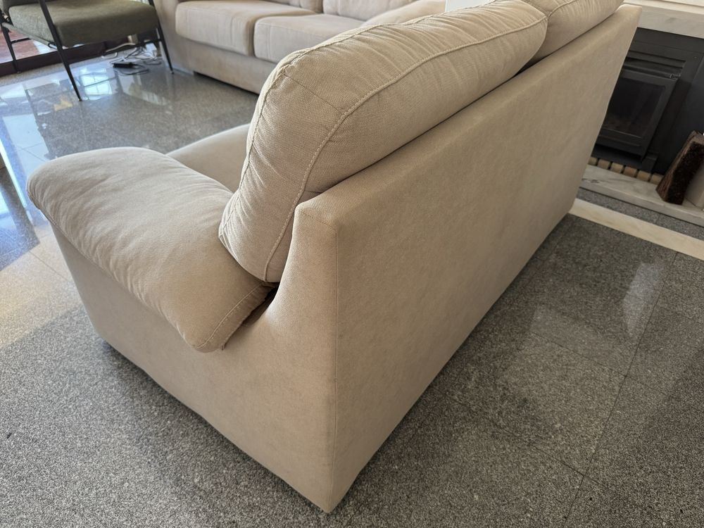 Duas sofas da sala