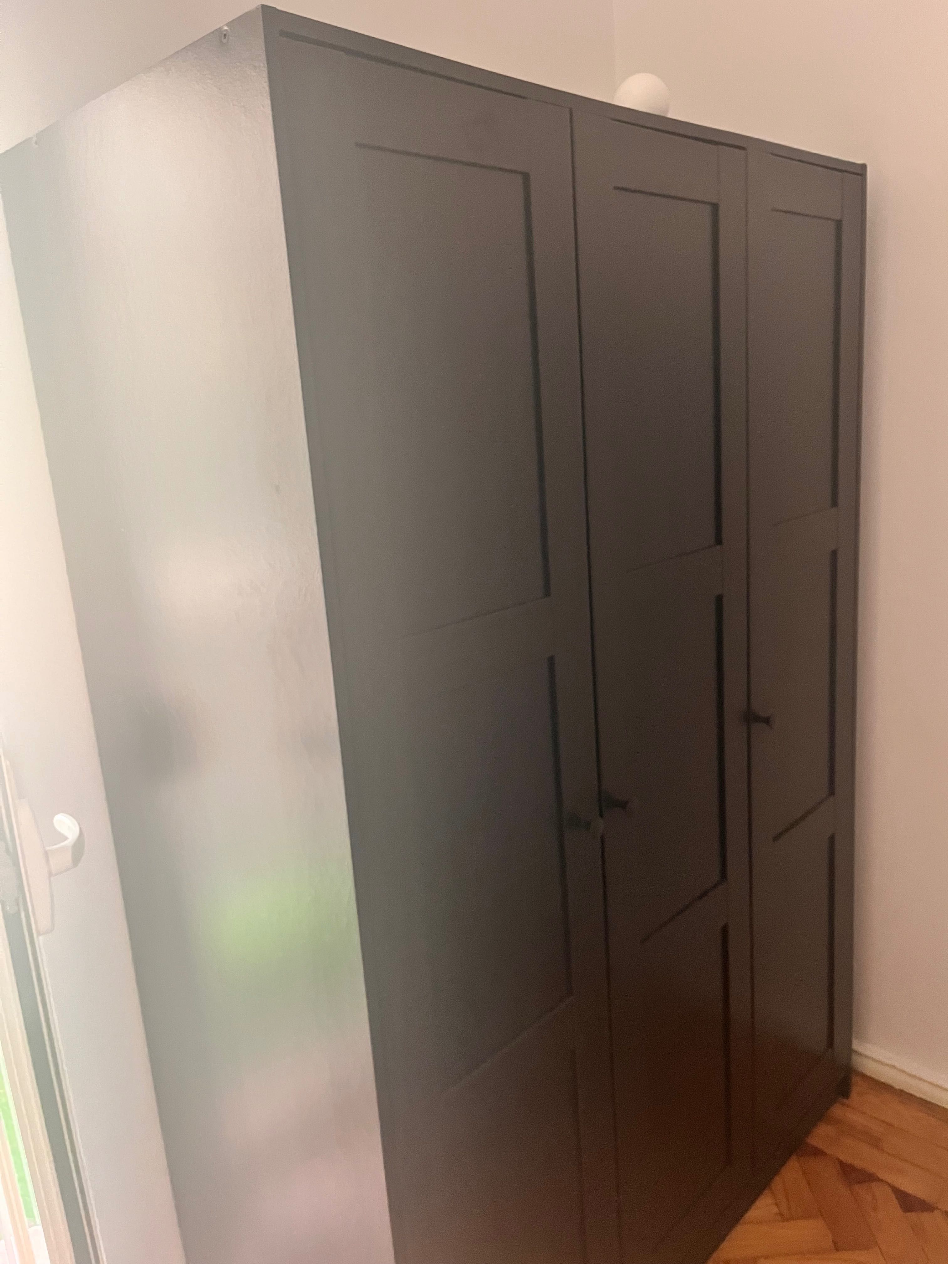 Roupeiro preto Ikea