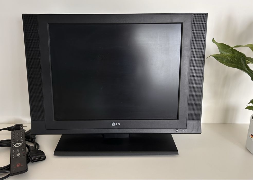 Vendo LCD da marca LG