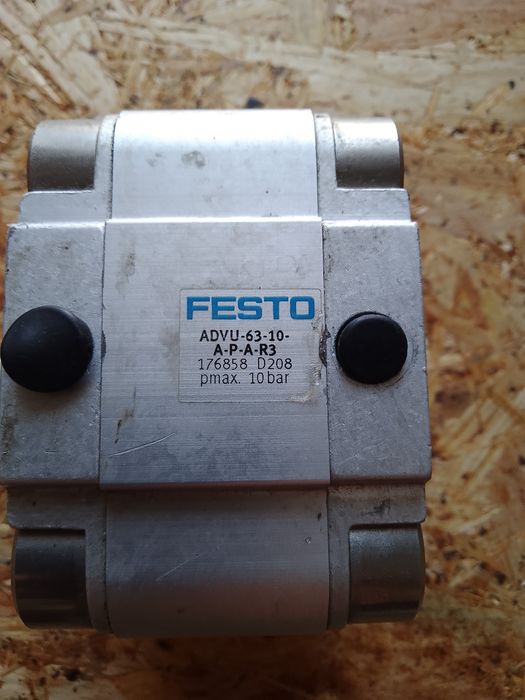 Siłownik kompaktowy Festo ADVU-63-10-A-P-A-R3
